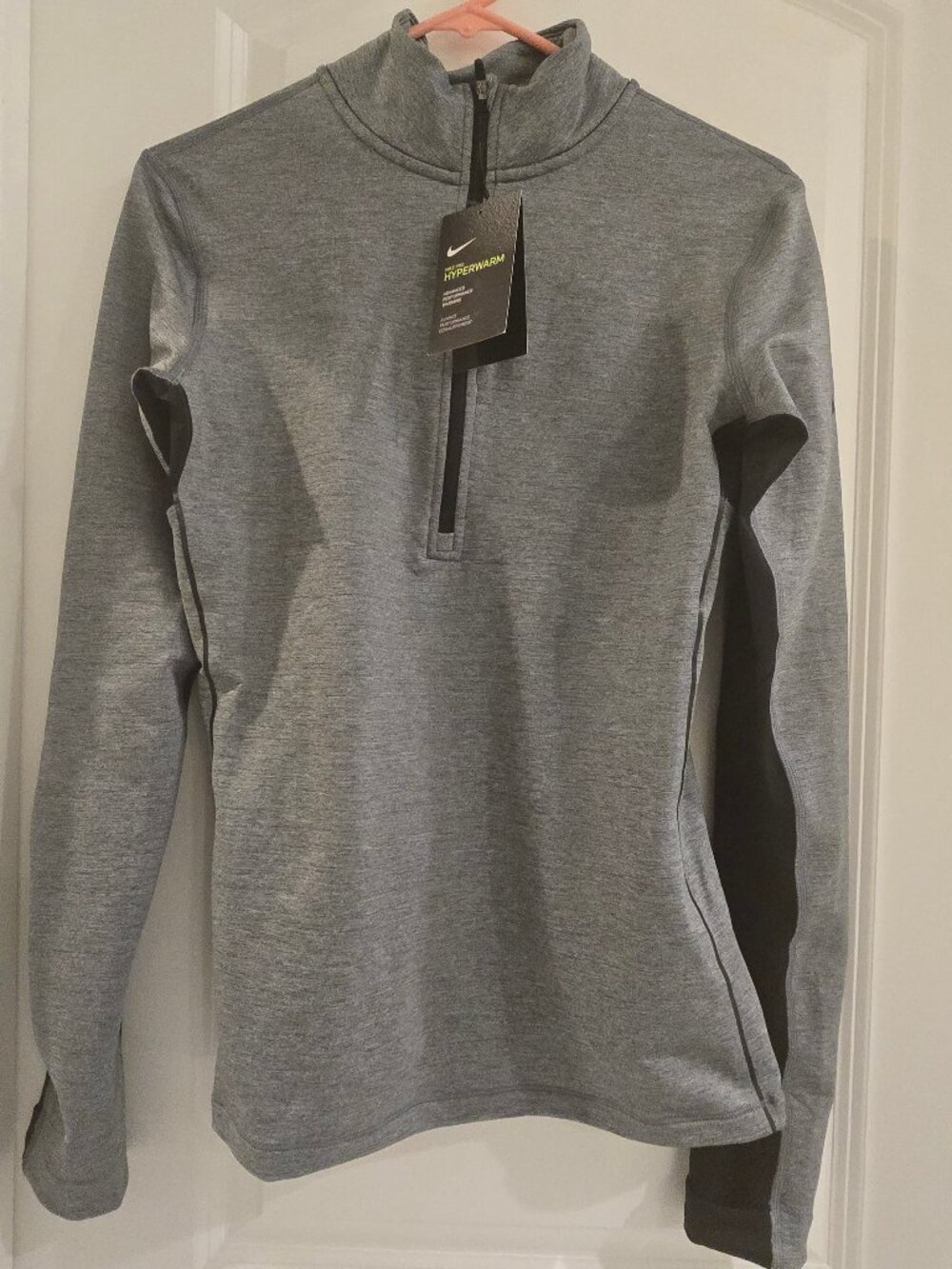 NWT Womens Size Medium Nike Pro Hyperwarm Half Zip, Grey/Black